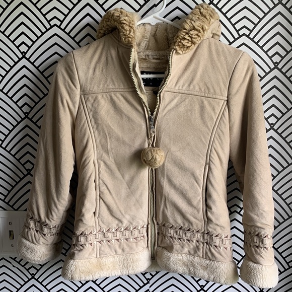 y2k furry hooded jacket tan suede feel 2000s